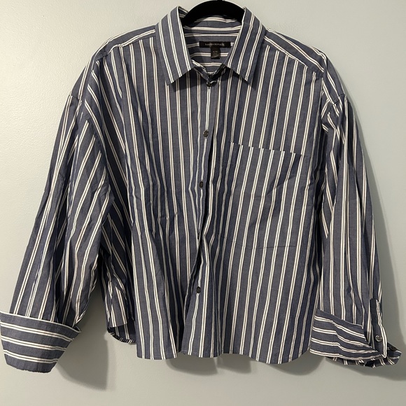 Banana Republic Boxy cropped shirt in size XL. New with tags - Picture 2 of 8